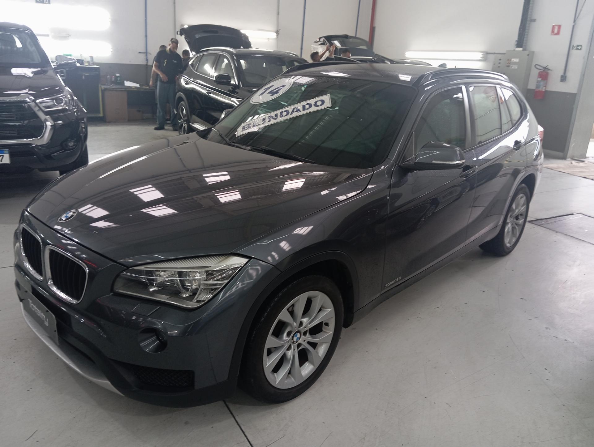 BMW X1 – 2014 – Cinza