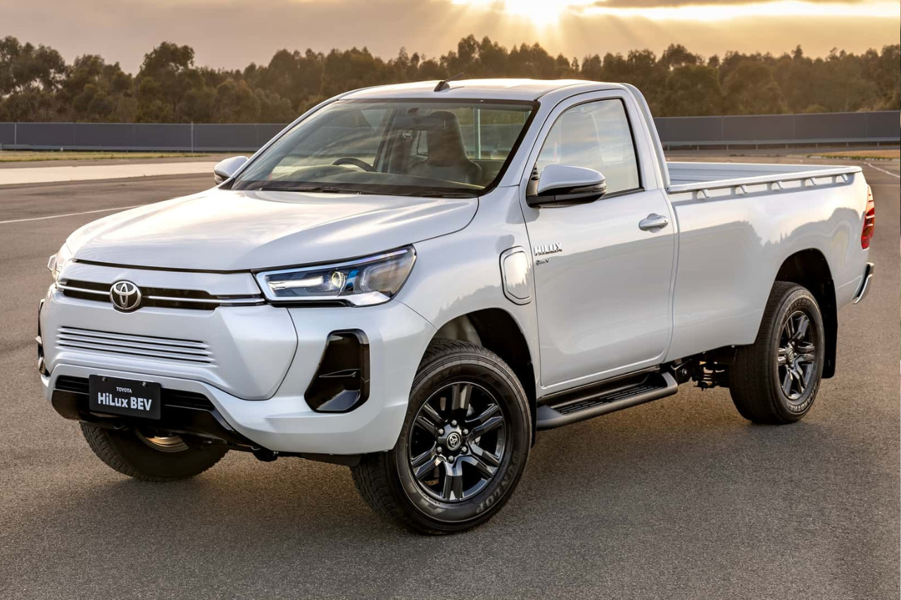 Toyota Hilux elétrica terá autonomia menor que BYD Dolphin Mini | Mobiauto