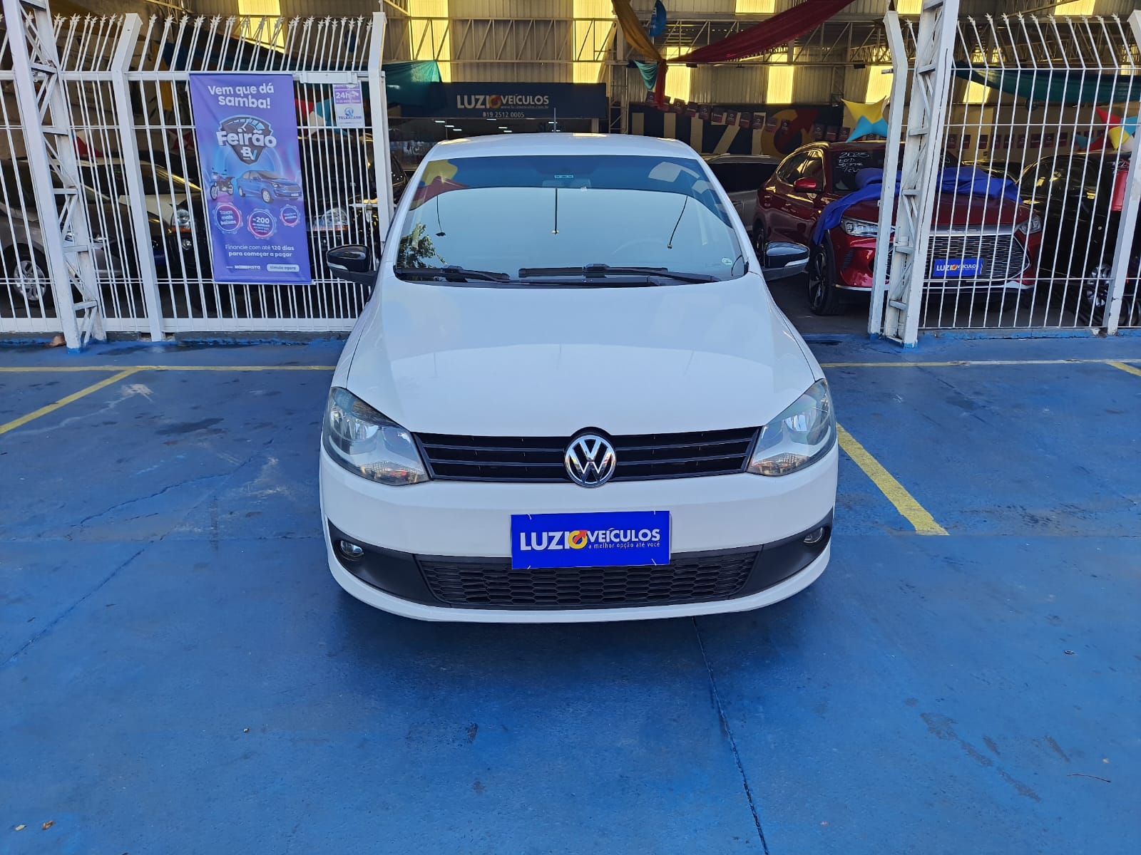 Volkswagen Fox 1.0 TEC Seleção  Flex 