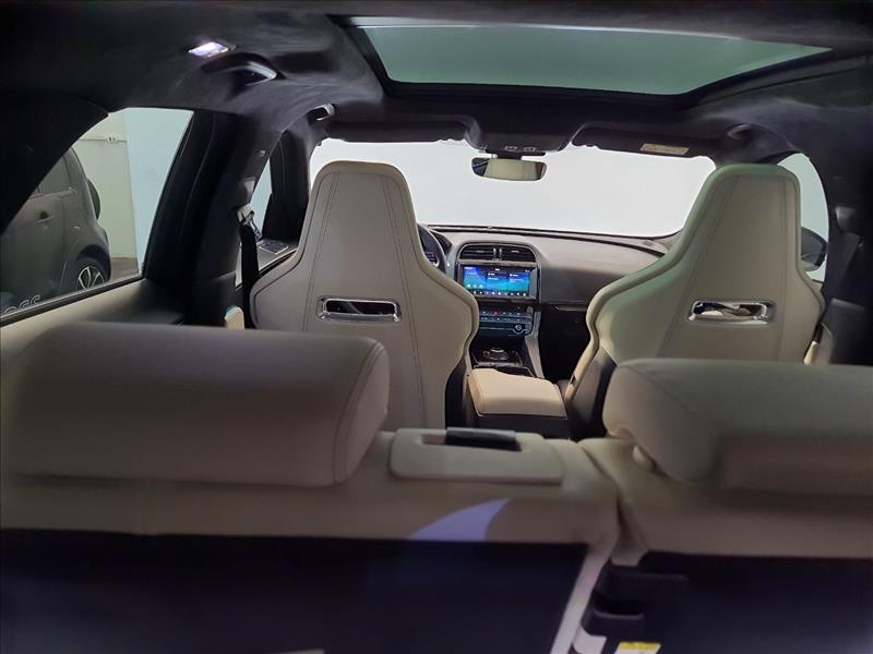 Jaguar F-Pace 2.0 R-Sport 4WD