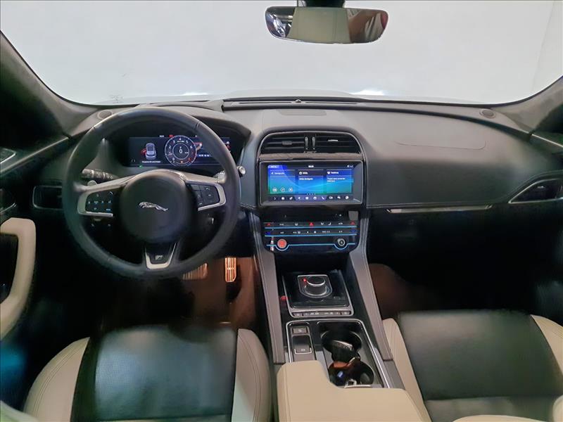 Jaguar F-Pace 2.0 R-Sport 4WD