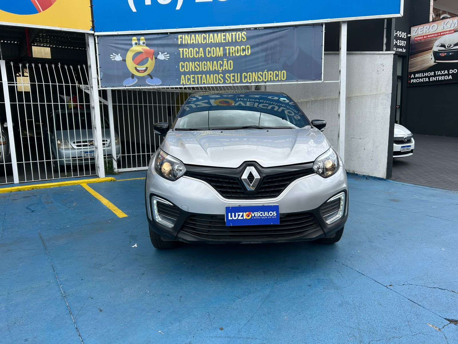 Renault Captur Life 1.6 CVT  Flex   PCD 