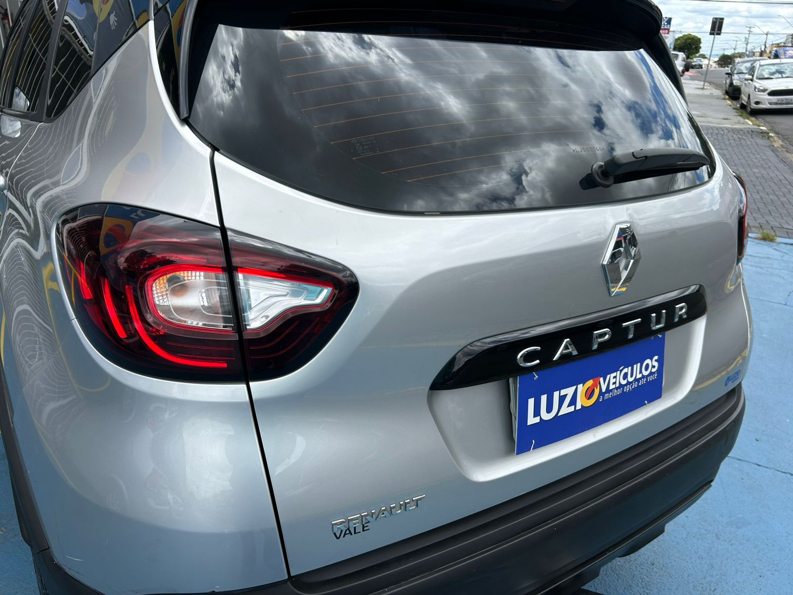 Renault Captur Life 1.6 CVT  Flex   PCD 