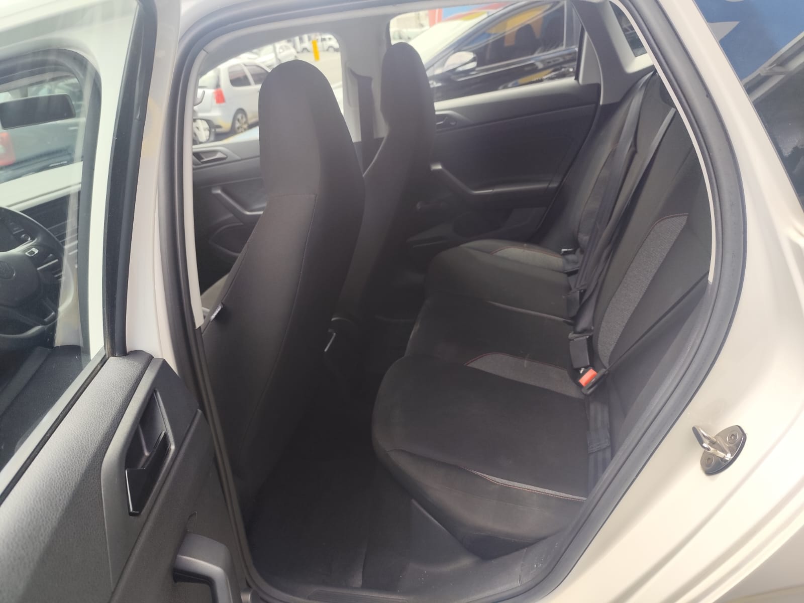 Volkswagen Polo Track 1.0 Flex 12V 5p