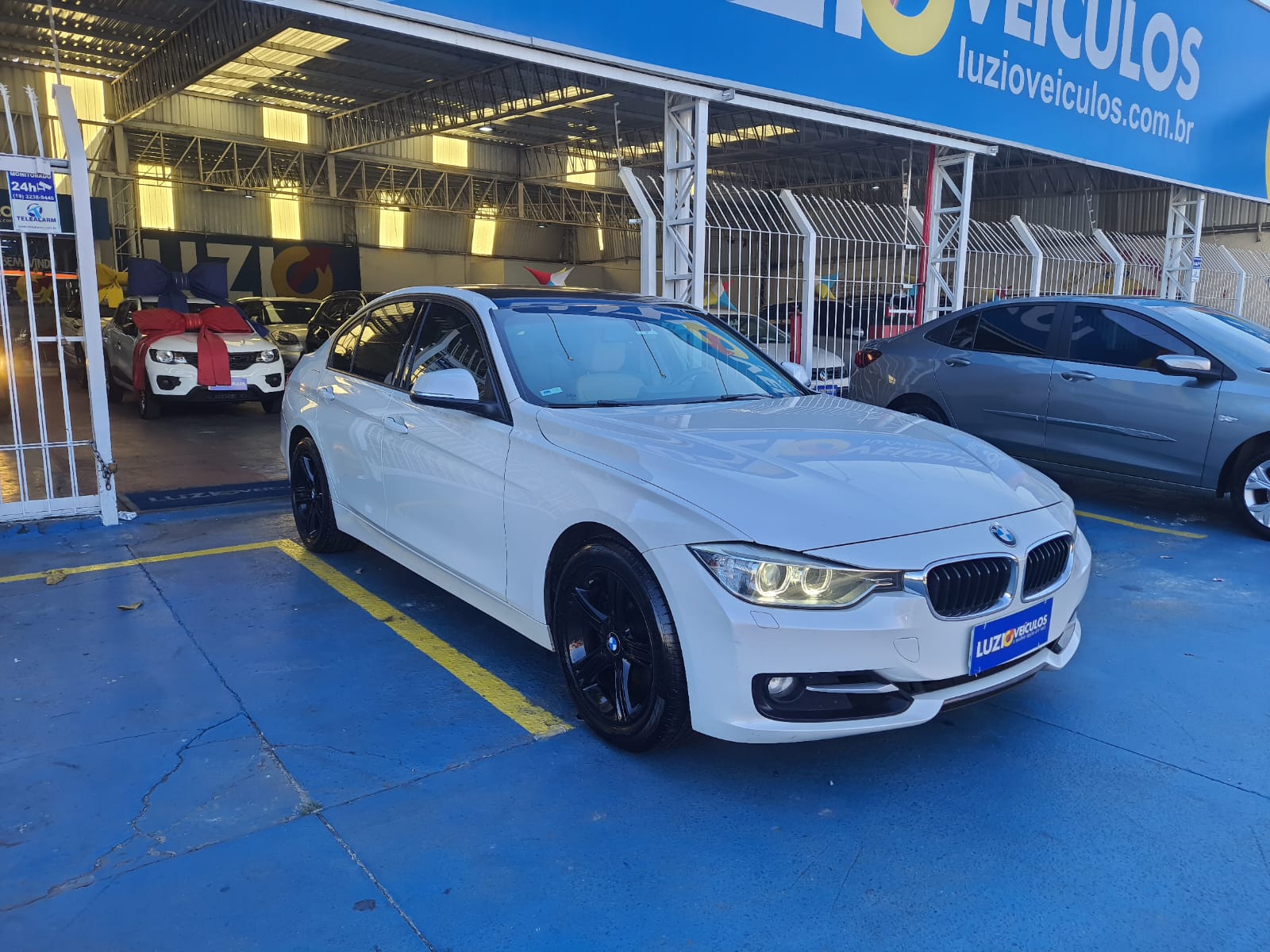 320i